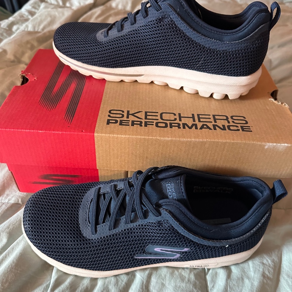 Women’s Skechers go walk sneakers navy blue